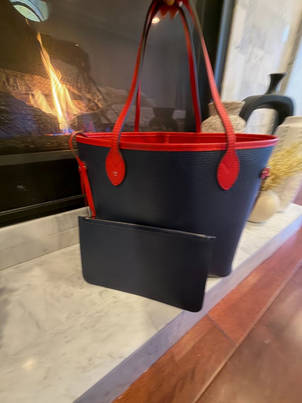 100% Authentic Louis Vuitton Neverfull MM Epi Leather – Navy & Red